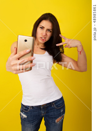 Girl Make Selfie 48985861