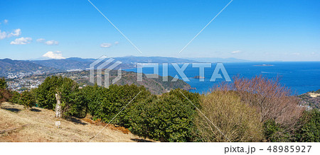 小室山（伊東市）山頂からの景色 48985927