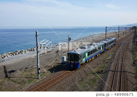 日本海ひすいライン：気動車　　糸魚川市 48990675