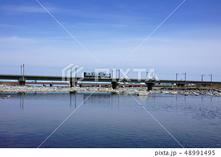 日本海ひすいライン:姫川橋梁:気動車 糸魚川市 日本海ひすいライン:姫川橋梁:気動車 糸魚川市 48991495