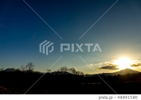 飯田高原　大石原　夕日 48991580