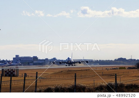 飛行機 飛行機 48992520