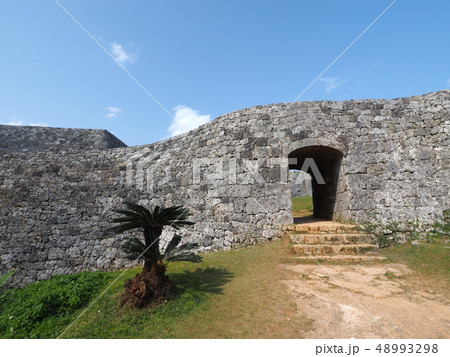 世界遺産　沖縄　座喜味城跡 48993298