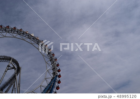 空と観覧車 48995120