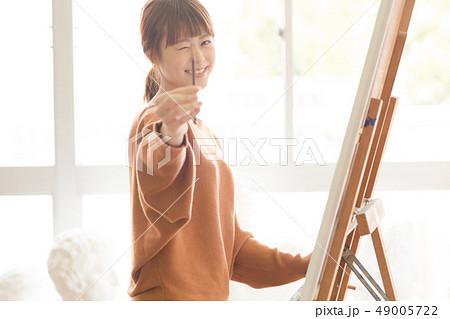 美術アトリエ 人物画 デッサンの写真素材