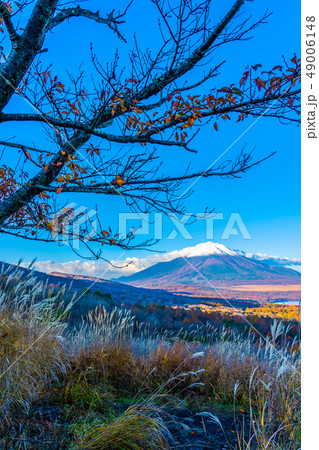 Beautiful fuji mountain in yamanakako or yamanaka lake 49006148