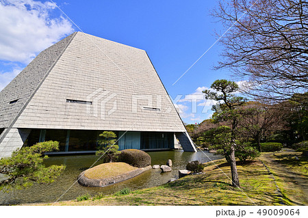 福岡市　風景　福岡県議会　議会棟 49009064