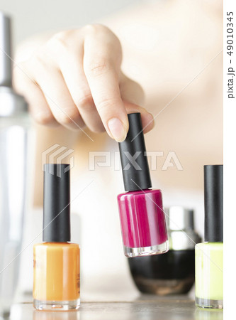 女性　ビューティーイメージ　ネイル 49010345
