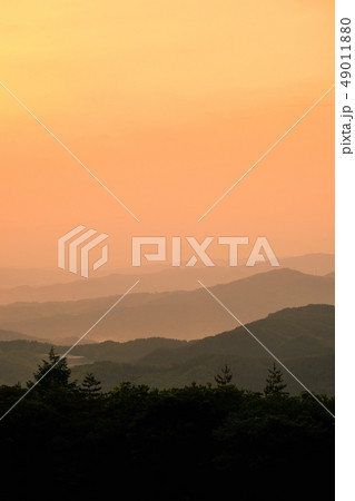 夕暮れ（種山高原） 49011880