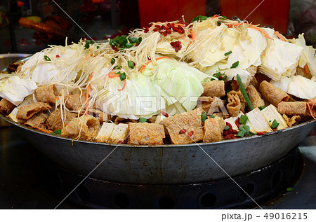 Hot pan food 49016215