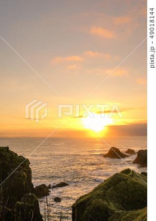 霧多布岬の夜明け 49018144