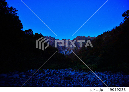 一ノ倉沢 谷川岳 夜明け前 一ノ倉沢 谷川岳 夜明け前 49019228