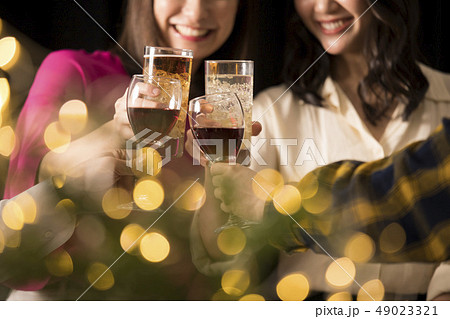 飲み会・若い女性 飲み会・若い女性 49023321