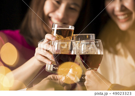 飲み会・若い女性 49023323