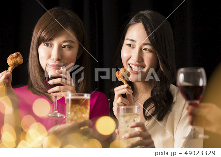 飲み会・若い女性 飲み会・若い女性 49023329