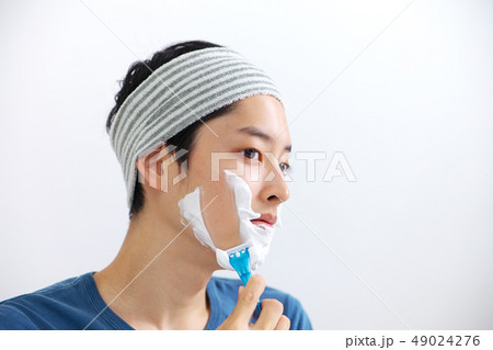 メンズビューティー　メンズエステ　髭　髭剃り　シェービング 49024276