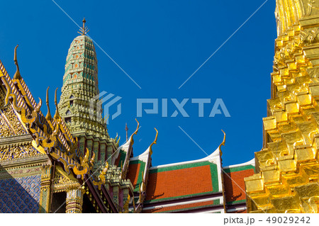 本堂の屋根　エメラルド寺院  49029242