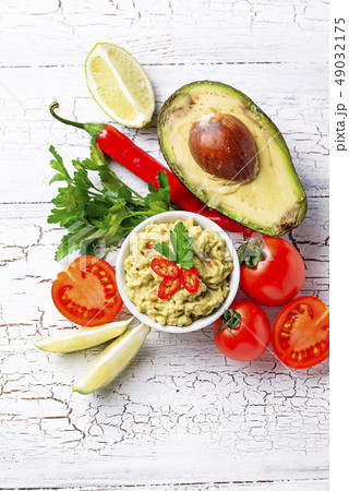 Traditional Mexican avocado sauce guacamole 49032175