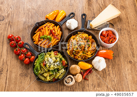 パスタとイタリア料理　Typical Italian pasta 49035657