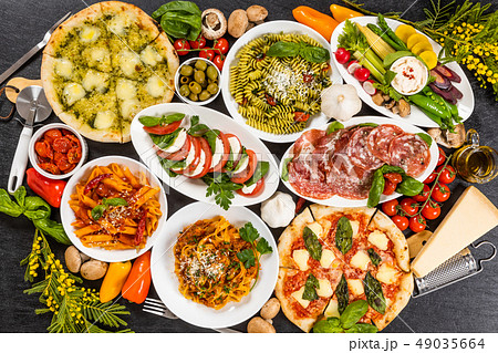 パスタとイタリア料理　Typical Italian pasta 49035664