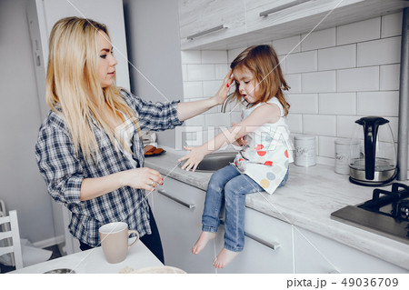mother with daughter 49036709