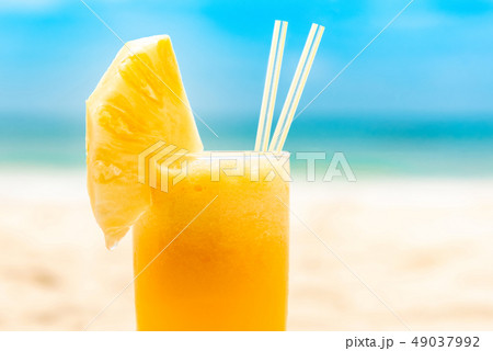 Refreshing tropical pieapple fruit juice smoothie 49037992