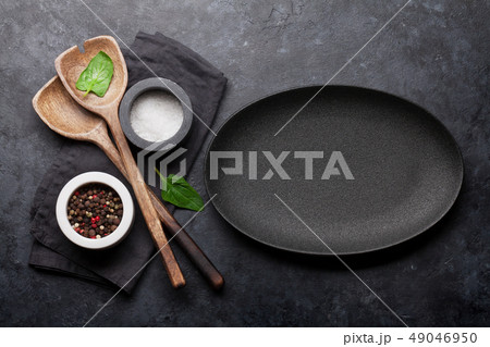 Cooking utensils and spices Cooking utensils and spices 49046950