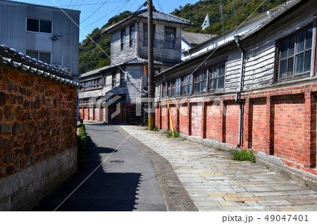 やきものの町 有田の町並み(トンバイ塀のある裏通り) やきものの町 有田の町並み(トンバイ塀のある裏通り) 49047401