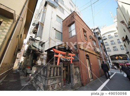 日本の東京都市景観 神楽坂・伏見火防稲荷神社などを望む 日本の東京都市景観 神楽坂・伏見火防稲荷神社などを望む 49050098