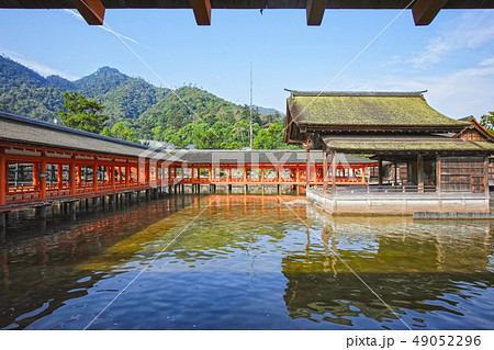 厳島神社、西廻廊と能舞台 厳島神社、西廻廊と能舞台 49052296