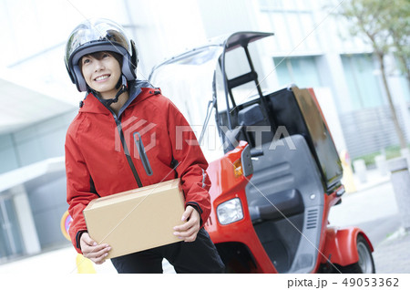バイク便 デリバリー 配達員 バイク便 デリバリー 配達員 49053362
