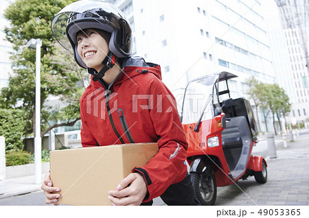 バイク便 デリバリー 配達員 バイク便 デリバリー 配達員 49053365