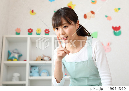 静かにしてね。。。 49054340