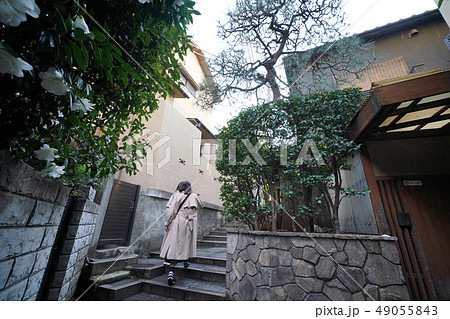日本の東京都市景観  神楽坂の路地裏・人気スポット 49055843
