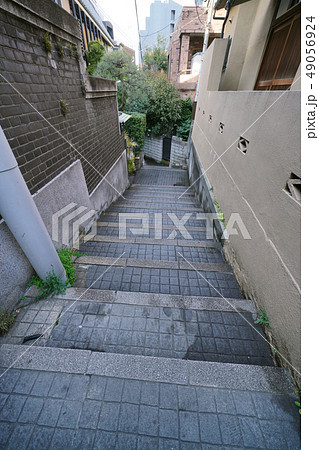 日本の東京都市景観 神楽坂の裏路地 日本の東京都市景観 神楽坂の裏路地 49056924