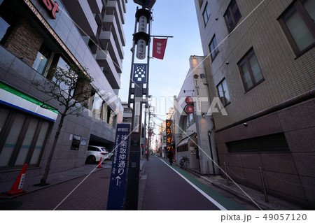 日本の東京都市景観 神楽坂・神楽坂仲通りなどを望む 日本の東京都市景観 神楽坂・神楽坂仲通りなどを望む 49057120