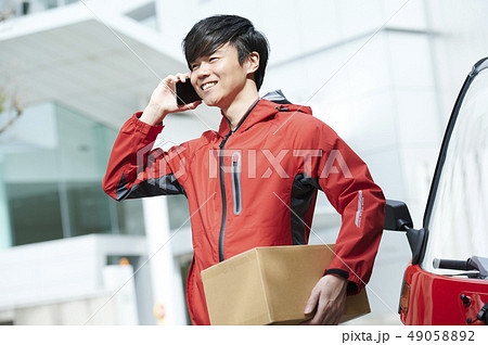 バイク便　デリバリー　配達員 49058892