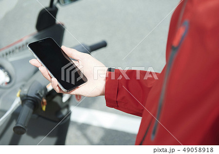 バイク便 デリバリー 配達員 バイク便 デリバリー 配達員 49058918