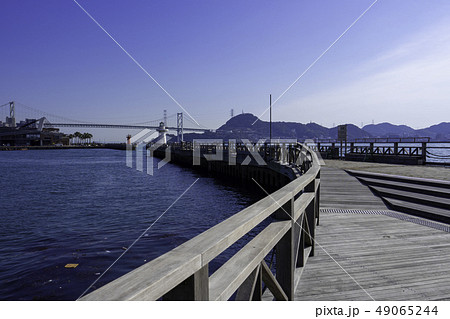 山口　下関　関門海峡　あるかぽーとからの関門橋 49065244
