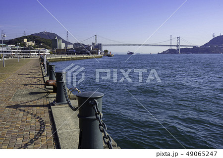 山口　下関　関門海峡　あるかぽーとからの関門橋 49065247