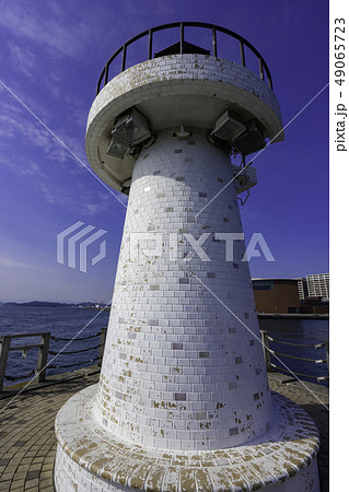 山口　下関　関門海峡　恋人灯台　白　紅白 49065723