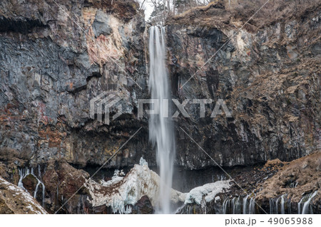 冬の華厳ノ滝 49065988