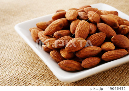 アーモンド 49066452