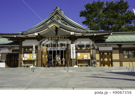 山口　下関　関の氏神　亀山八幡宮　拝殿 49067356