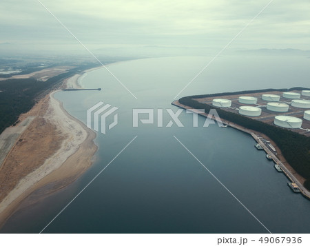柏原海岸と志布志石油備蓄基地の空撮 柏原海岸と志布志石油備蓄基地の空撮 49067936