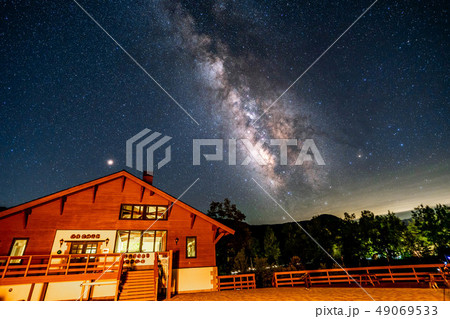 乗鞍高原 星空 天の川 長野県 の写真素材