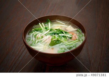 味噌汁 49071381