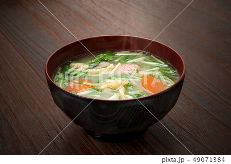 味噌汁 49071384