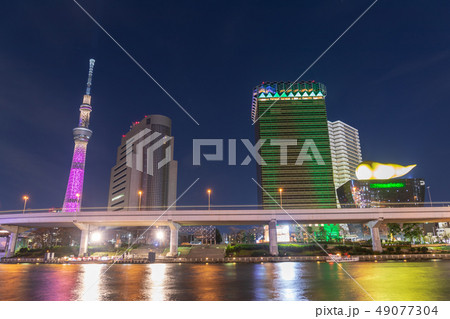 夜景　東京スカイツリー特別ライティング　バービーをイメージしたピンクカラー 49077304