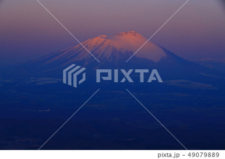 朝焼けの岩手山 49079889